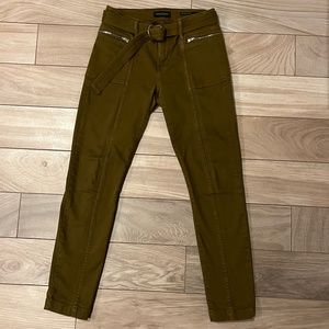 NWOT Banana Republic - Mid-Rise Olive Green Cargo Pant